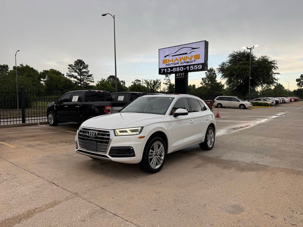 Audi Q5 Vehicle Full-screen Gallery Image 03