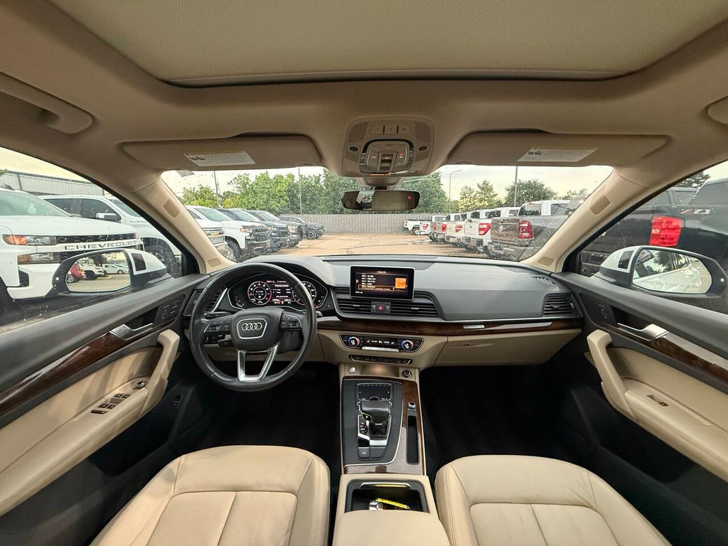 Audi Q5 Vehicle Full-screen Gallery Image 19