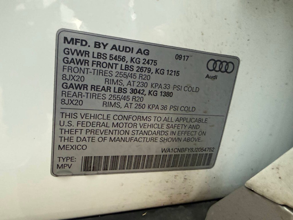 Audi Q5 Vehicle Full-screen Gallery Image 36