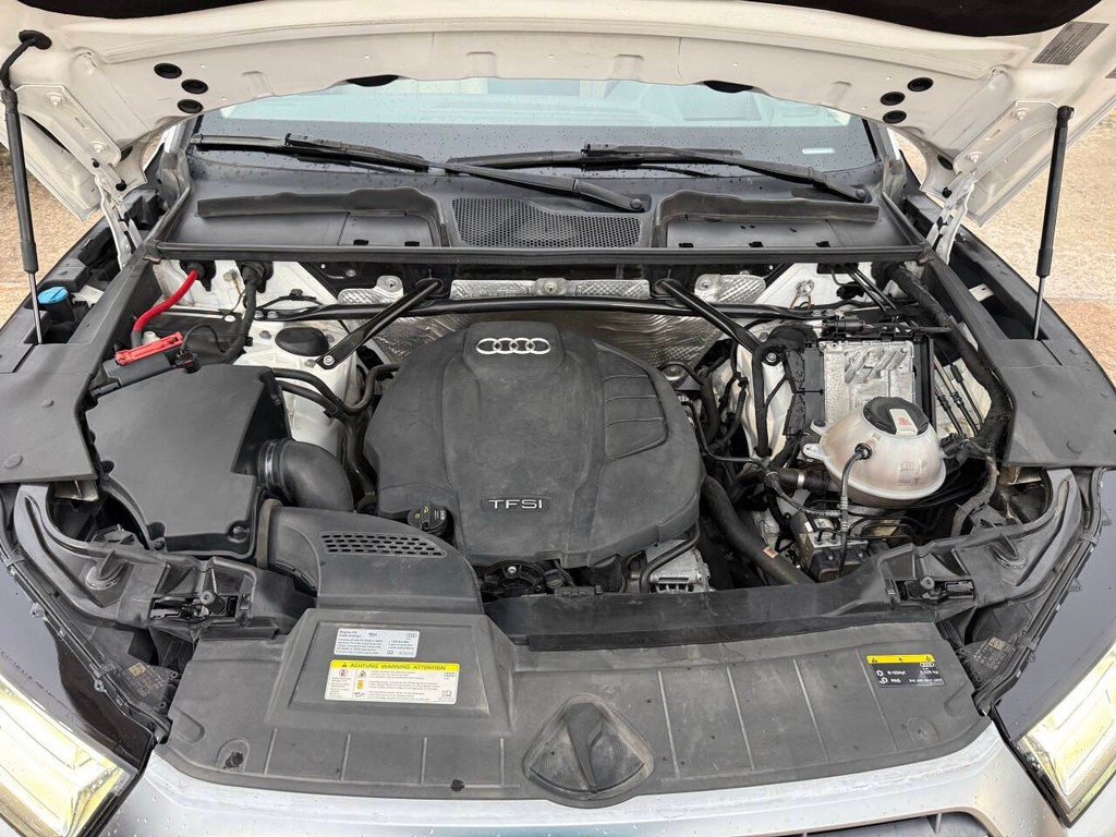 Audi Q5 Vehicle Full-screen Gallery Image 37