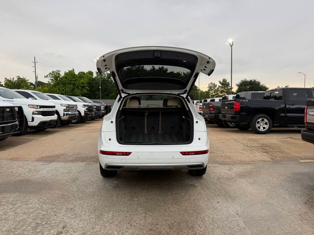 Audi Q5 Vehicle Full-screen Gallery Image 39