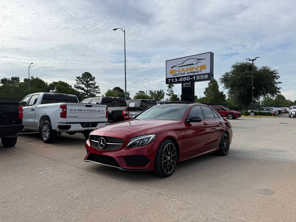 Mercedes-Benz C-Class Vehicle Full-screen Gallery Image 42