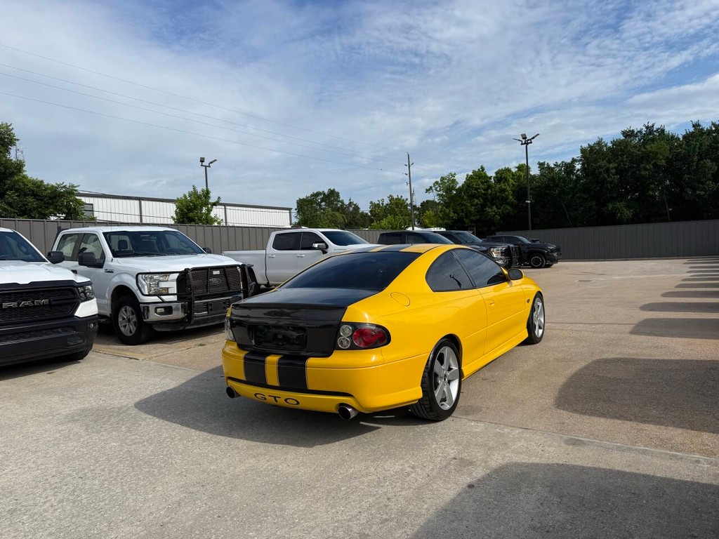 Pontiac GTO Vehicle Full-screen Gallery Image 05