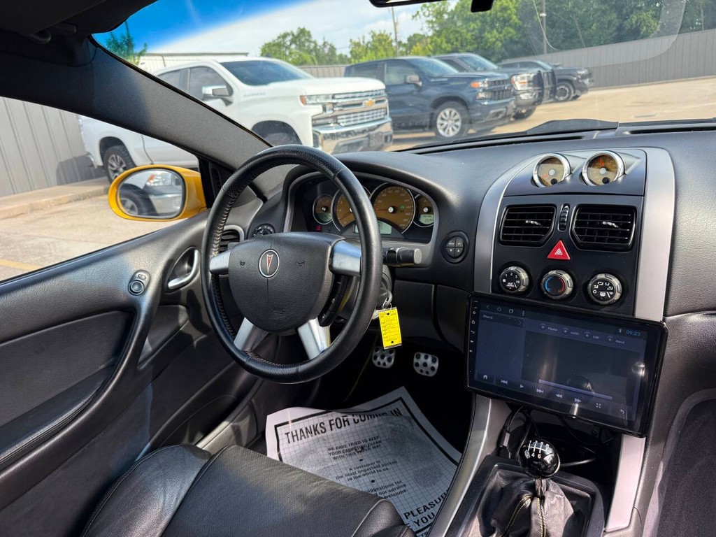 Pontiac GTO Vehicle Full-screen Gallery Image 16
