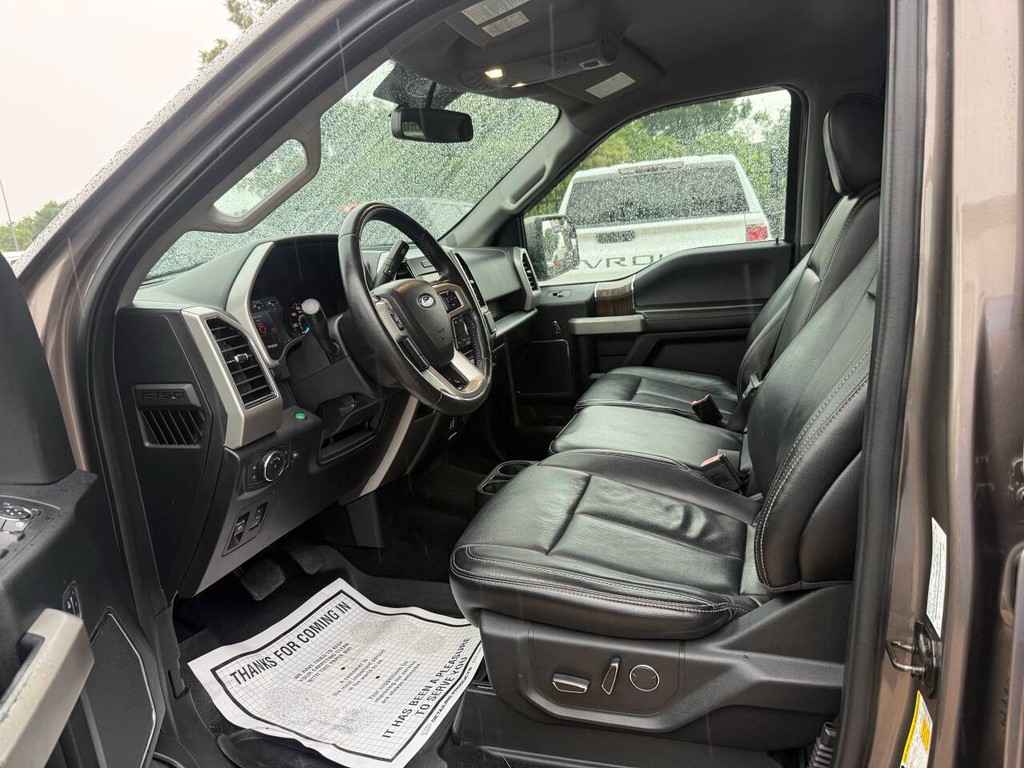 Ford F-150 Vehicle Full-screen Gallery Image 07
