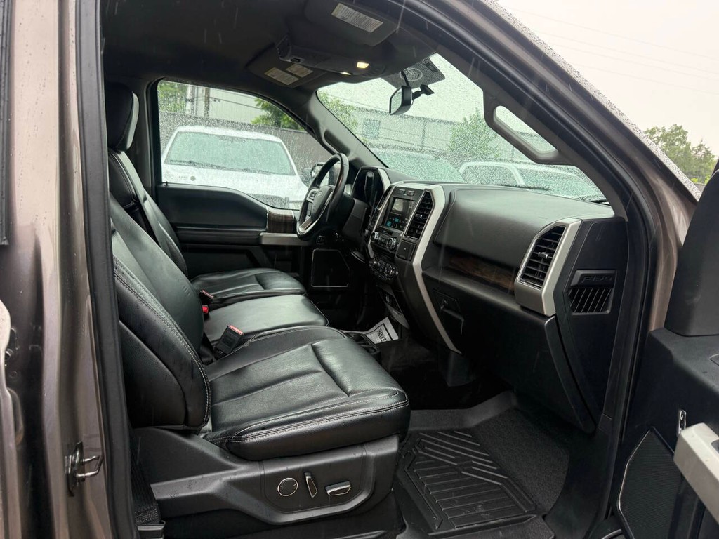 Ford F-150 Vehicle Full-screen Gallery Image 10