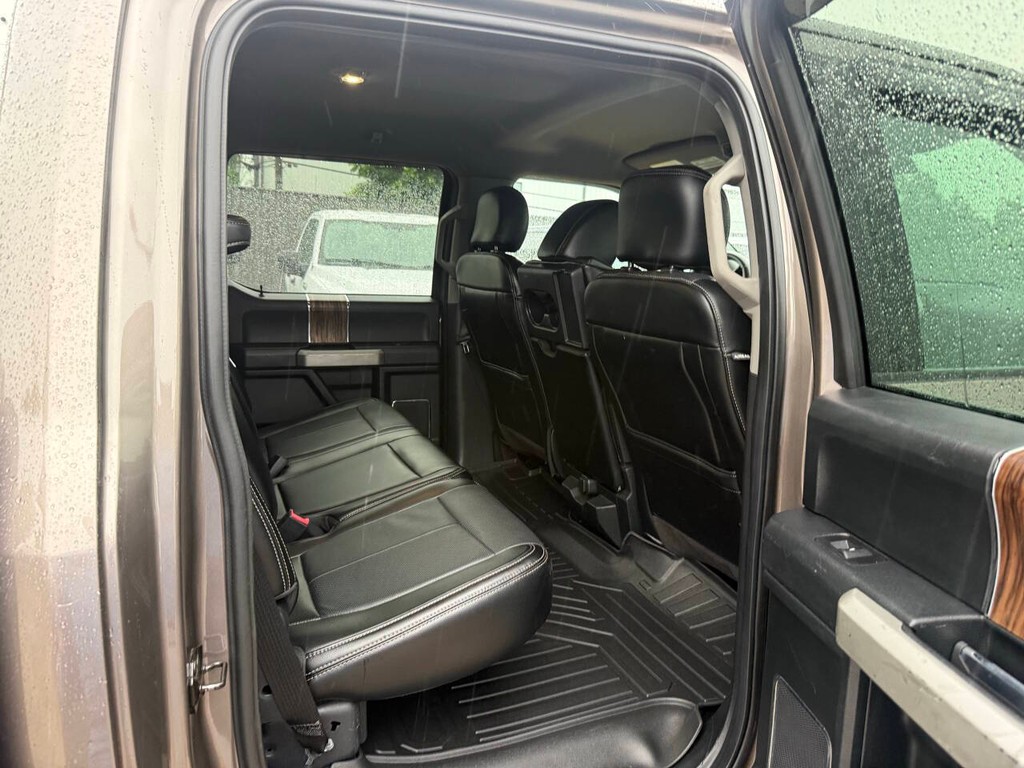 Ford F-150 Vehicle Full-screen Gallery Image 15