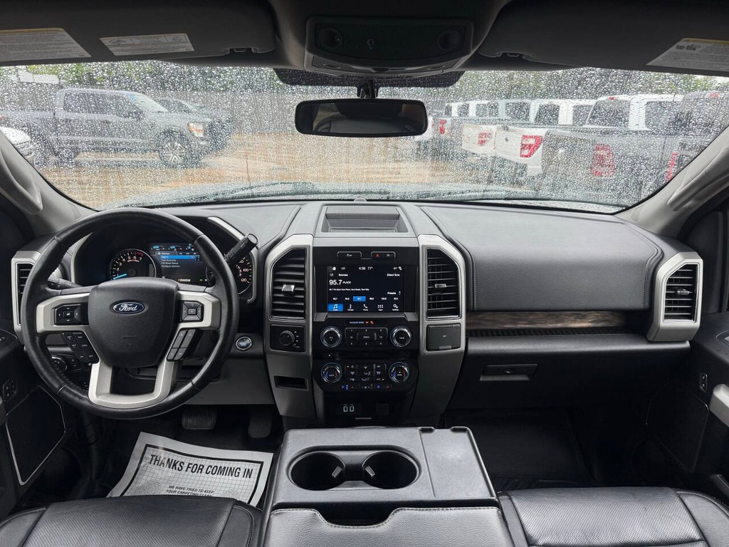 Ford F-150 Vehicle Full-screen Gallery Image 17