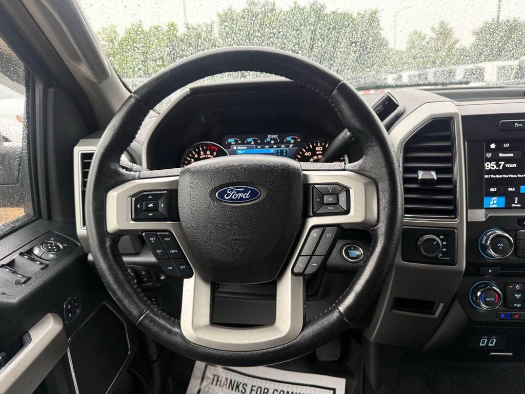 Ford F-150 Vehicle Full-screen Gallery Image 22