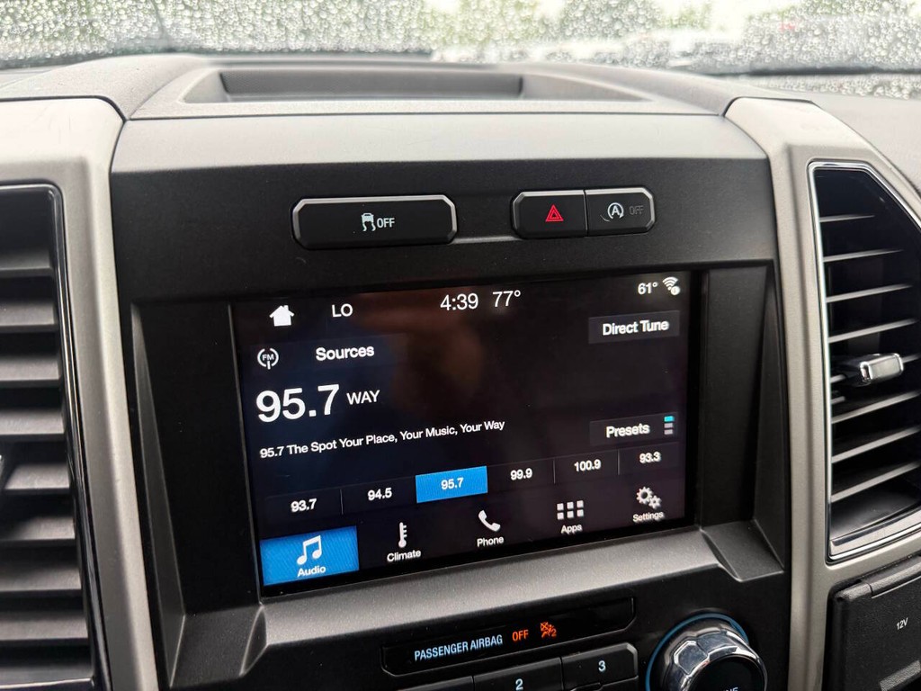 Ford F-150 Vehicle Full-screen Gallery Image 25
