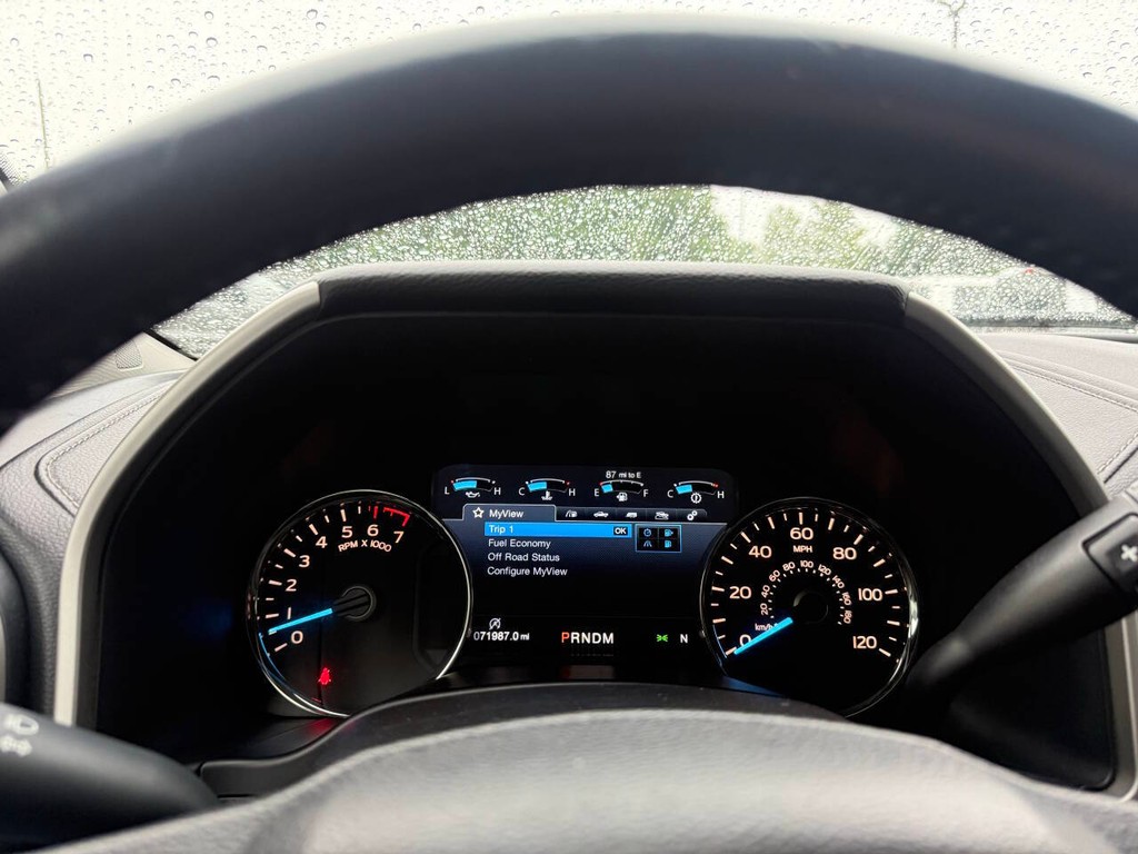 Ford F-150 Vehicle Full-screen Gallery Image 31