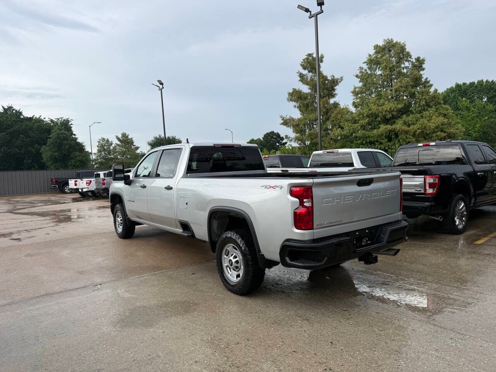 Chevrolet Silverado 2500HD Vehicle Full-screen Gallery Image 04