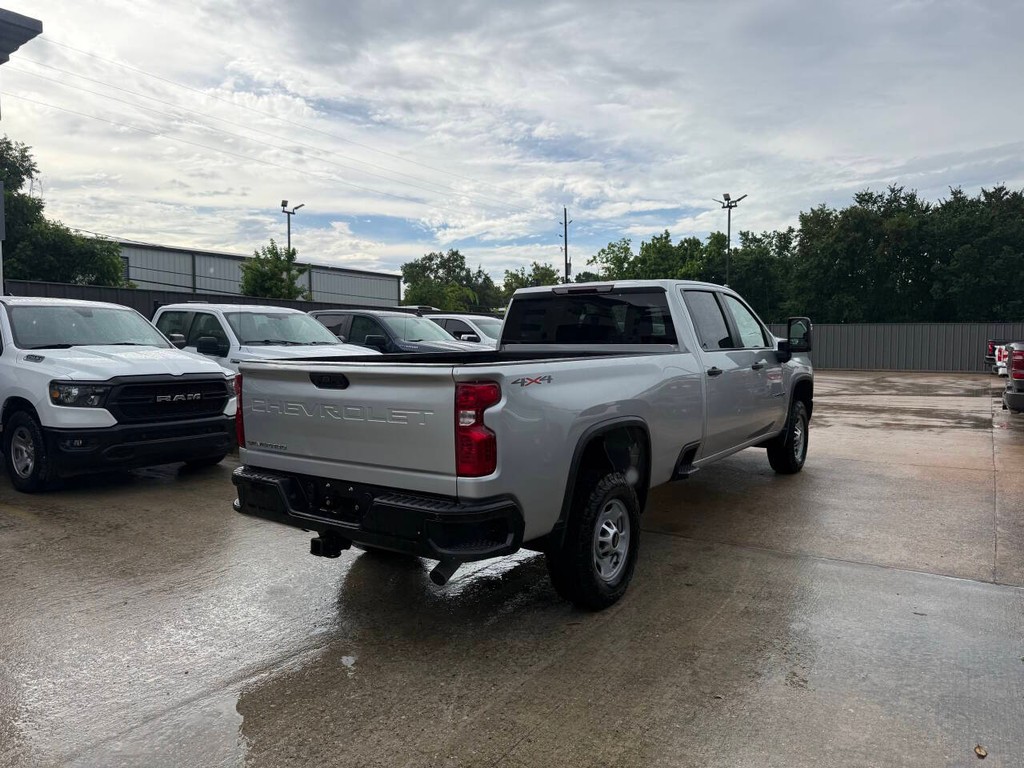 Chevrolet Silverado 2500HD Vehicle Full-screen Gallery Image 05