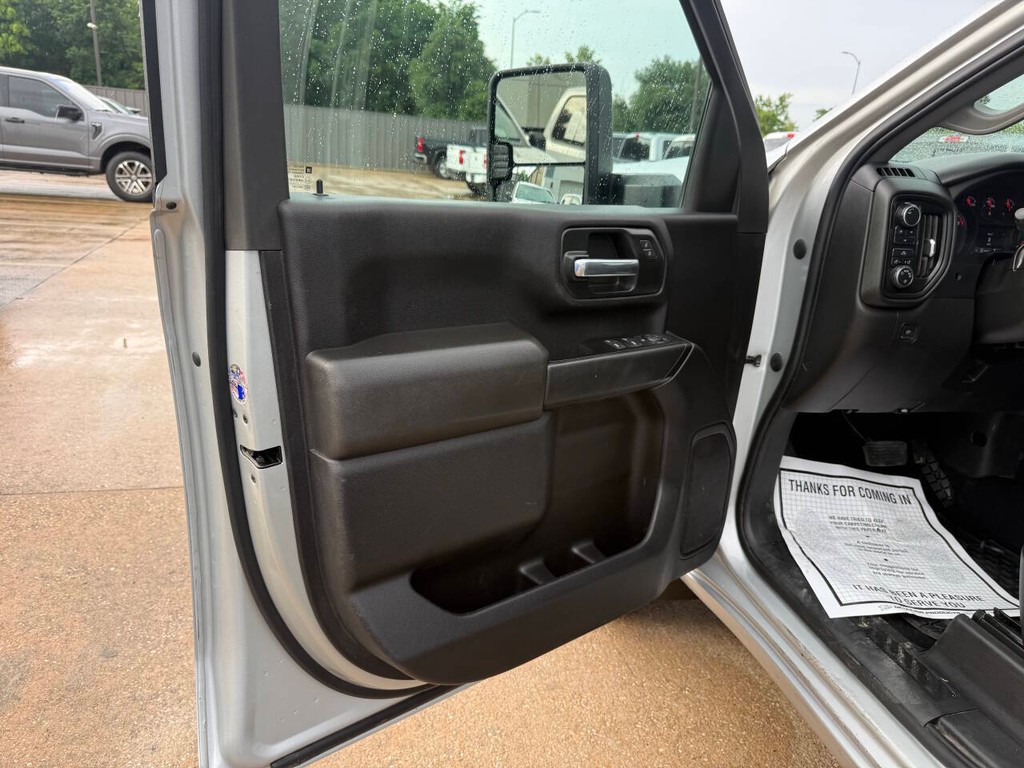 Chevrolet Silverado 2500HD Vehicle Full-screen Gallery Image 08