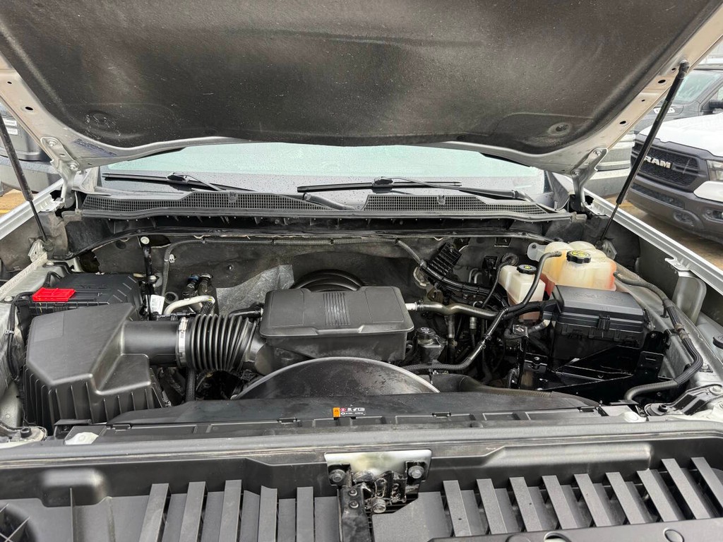 Chevrolet Silverado 2500HD Vehicle Full-screen Gallery Image 30