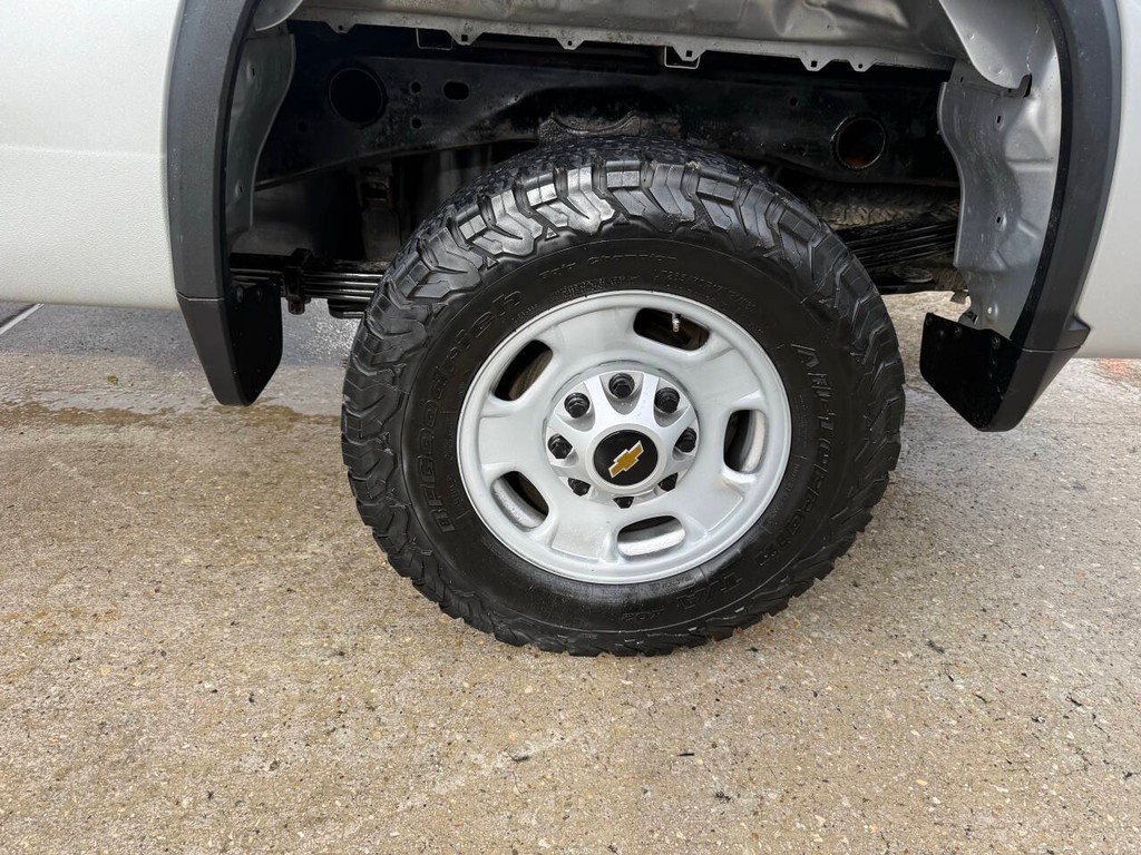 Chevrolet Silverado 2500HD Vehicle Full-screen Gallery Image 31