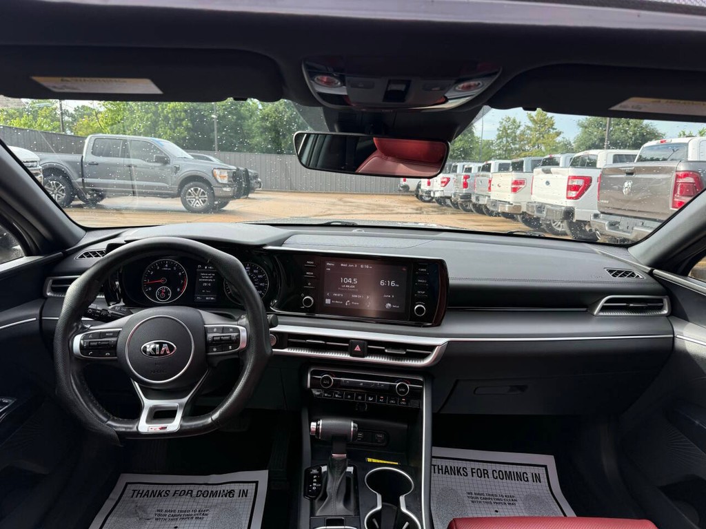 Kia K5 Vehicle Full-screen Gallery Image 17