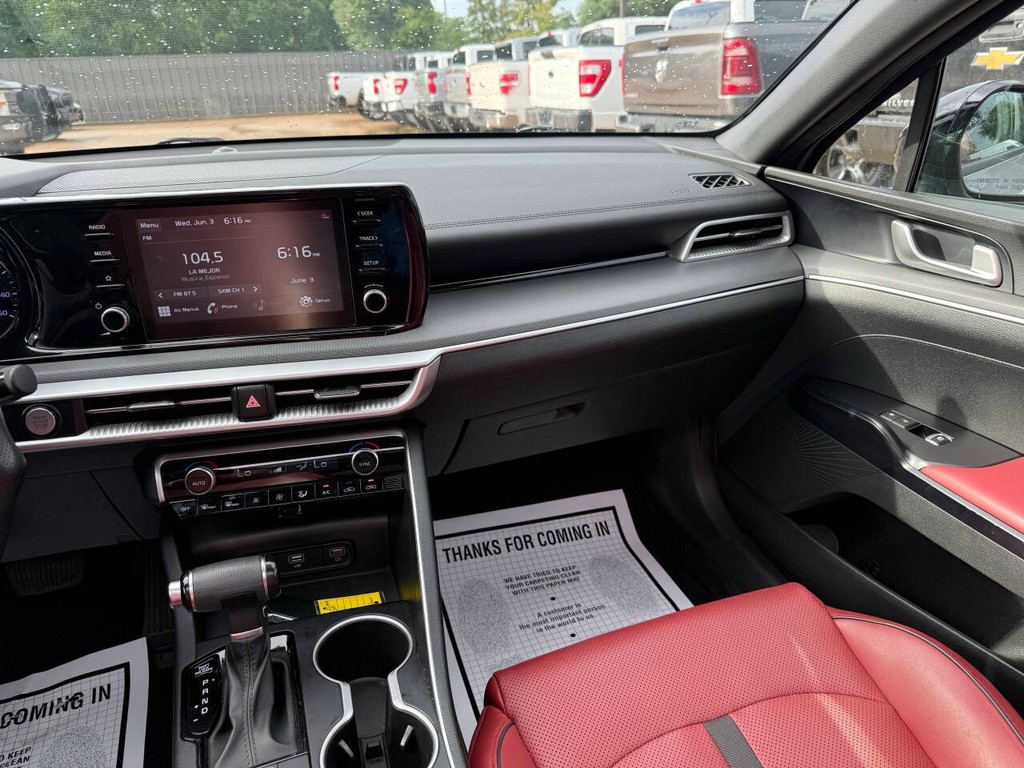 Kia K5 Vehicle Full-screen Gallery Image 20