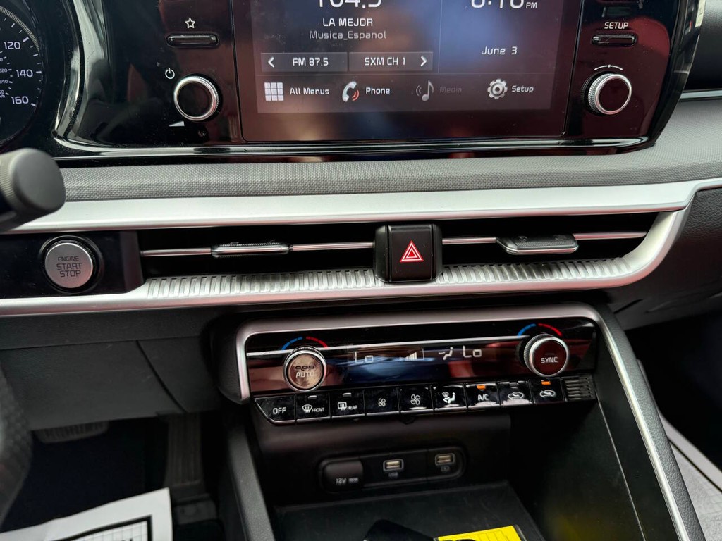 Kia K5 Vehicle Full-screen Gallery Image 27