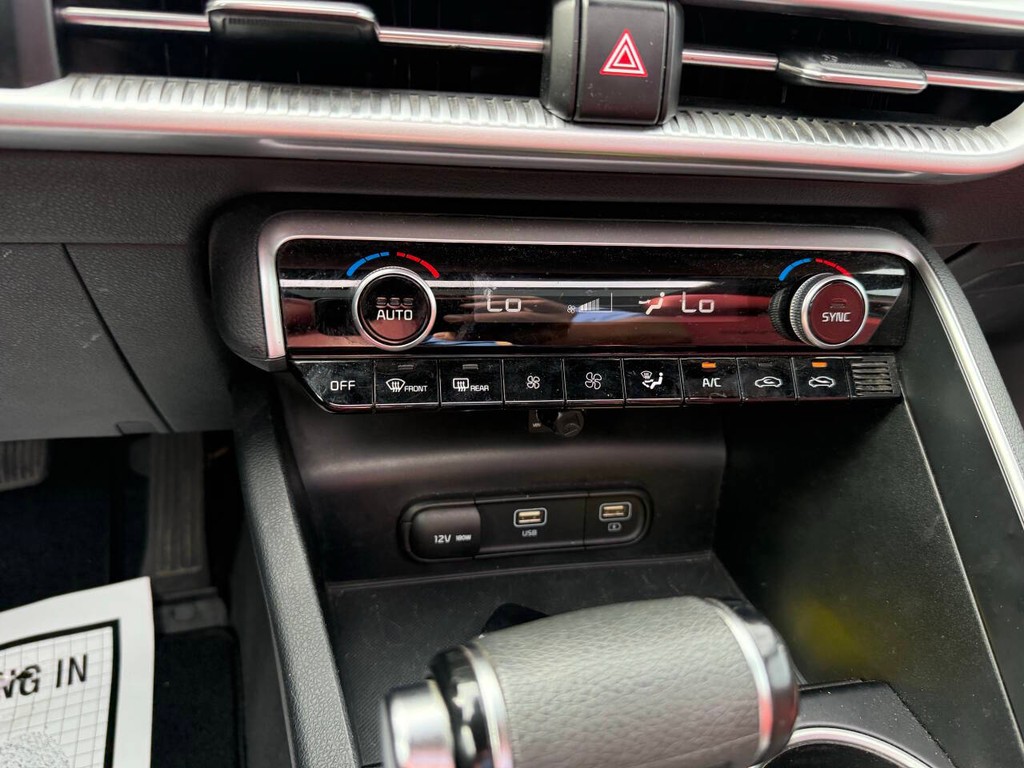 Kia K5 Vehicle Full-screen Gallery Image 28