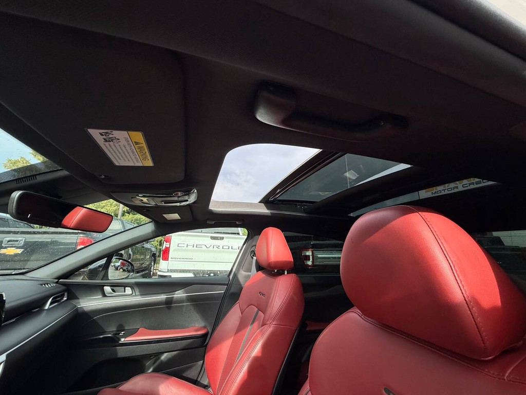 Kia K5 Vehicle Full-screen Gallery Image 31
