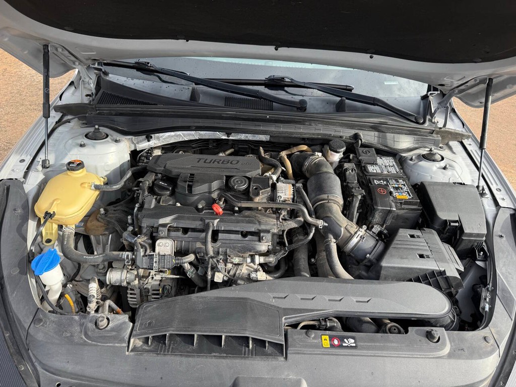 Kia K5 Vehicle Full-screen Gallery Image 36