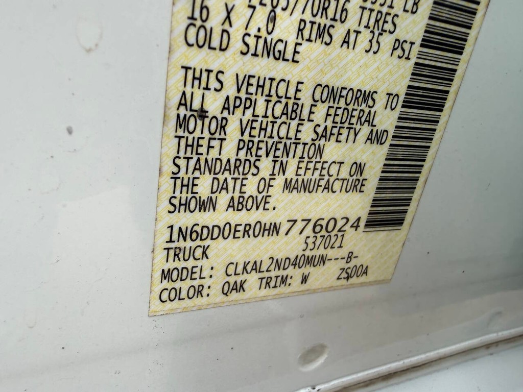 Nissan Frontier Vehicle Full-screen Gallery Image 29
