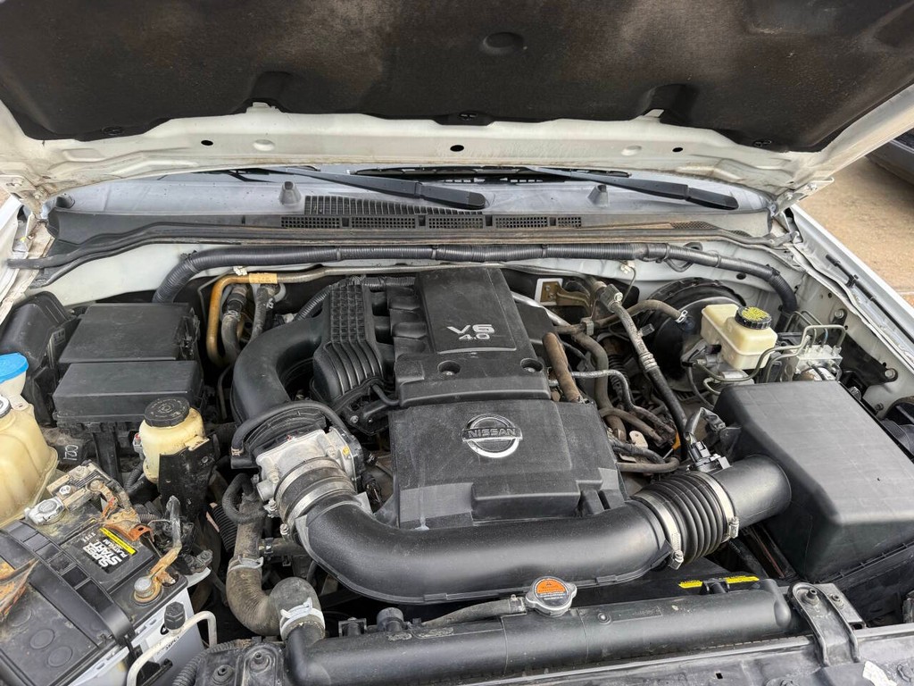 Nissan Frontier Vehicle Full-screen Gallery Image 30