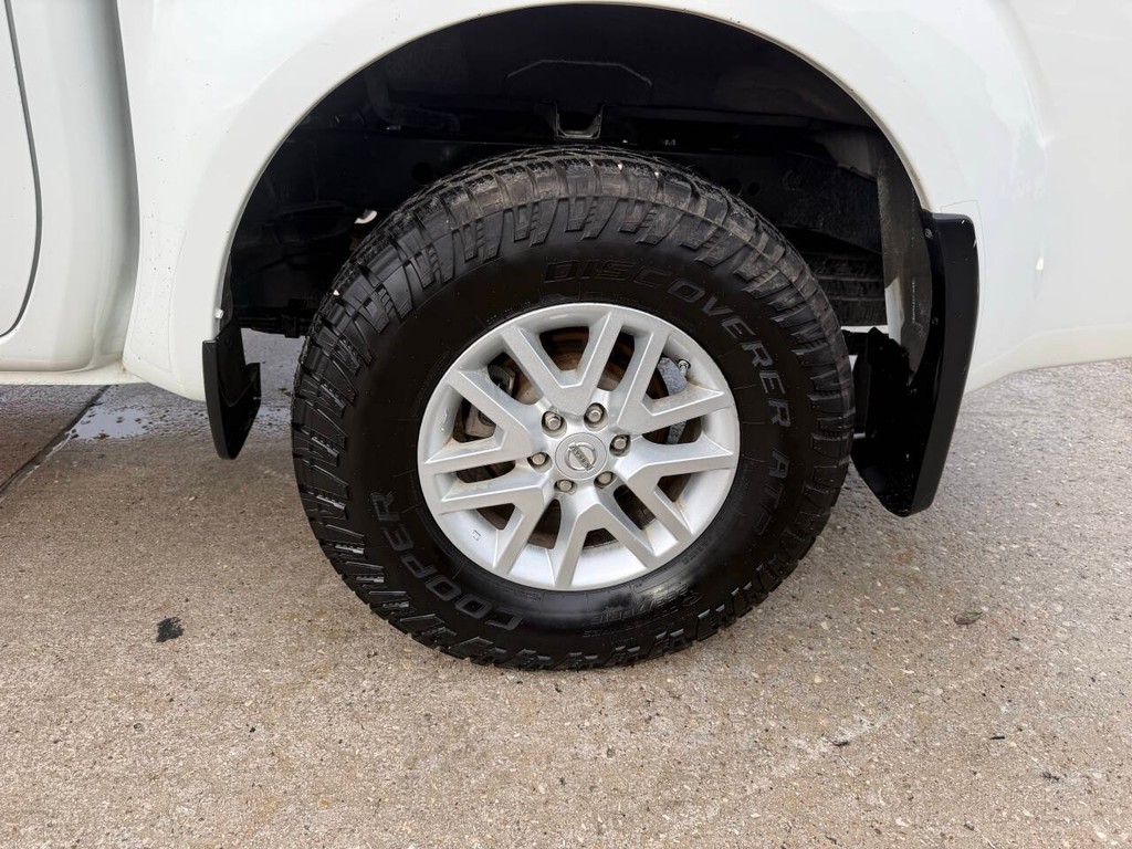 Nissan Frontier Vehicle Full-screen Gallery Image 31