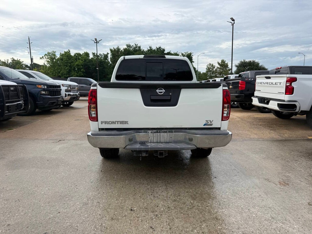 Nissan Frontier Vehicle Full-screen Gallery Image 33