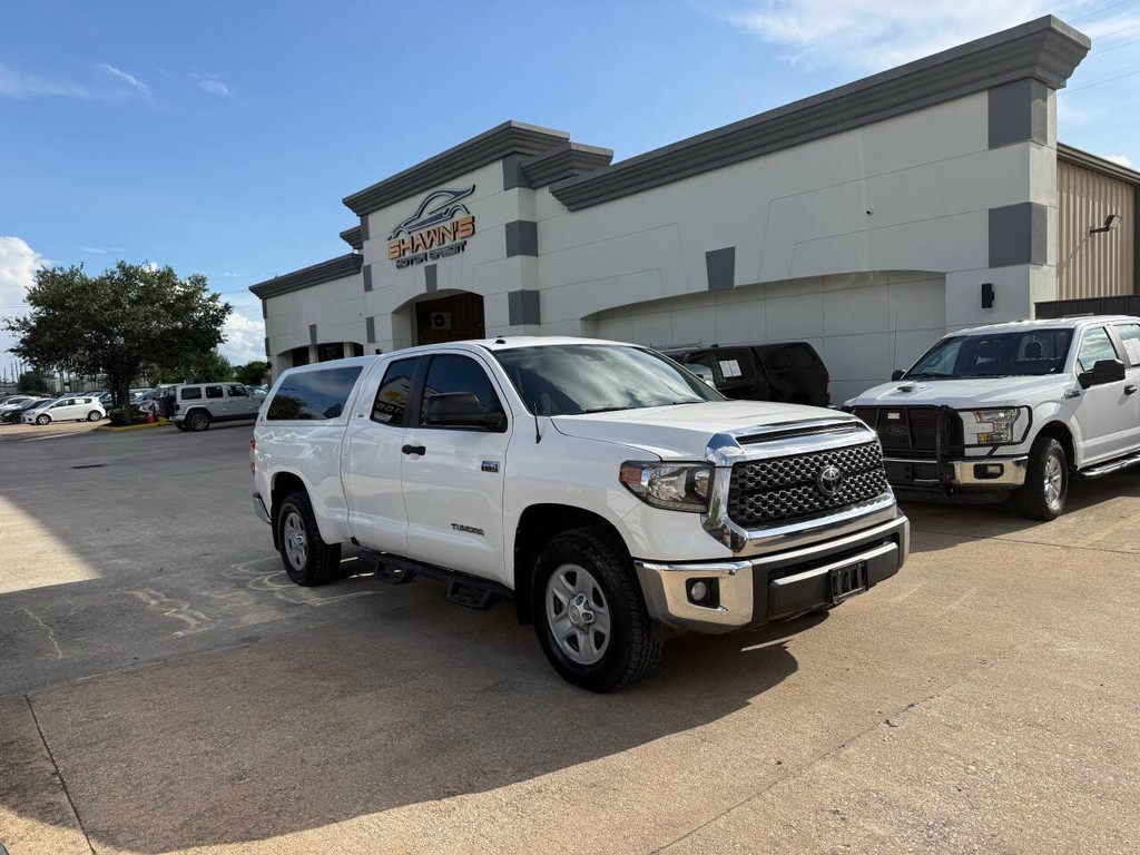 Toyota Tundra 4WD Vehicle Full-screen Gallery Image 02