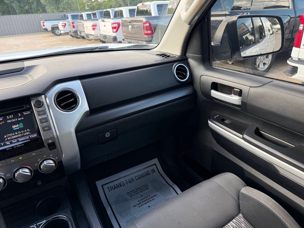 Toyota Tundra 4WD Vehicle Full-screen Gallery Image 20