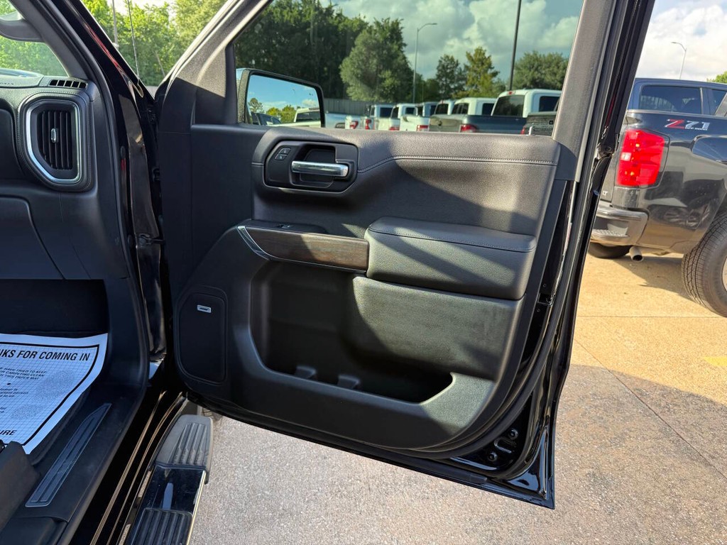 GMC Sierra 1500 Vehicle Full-screen Gallery Image 11