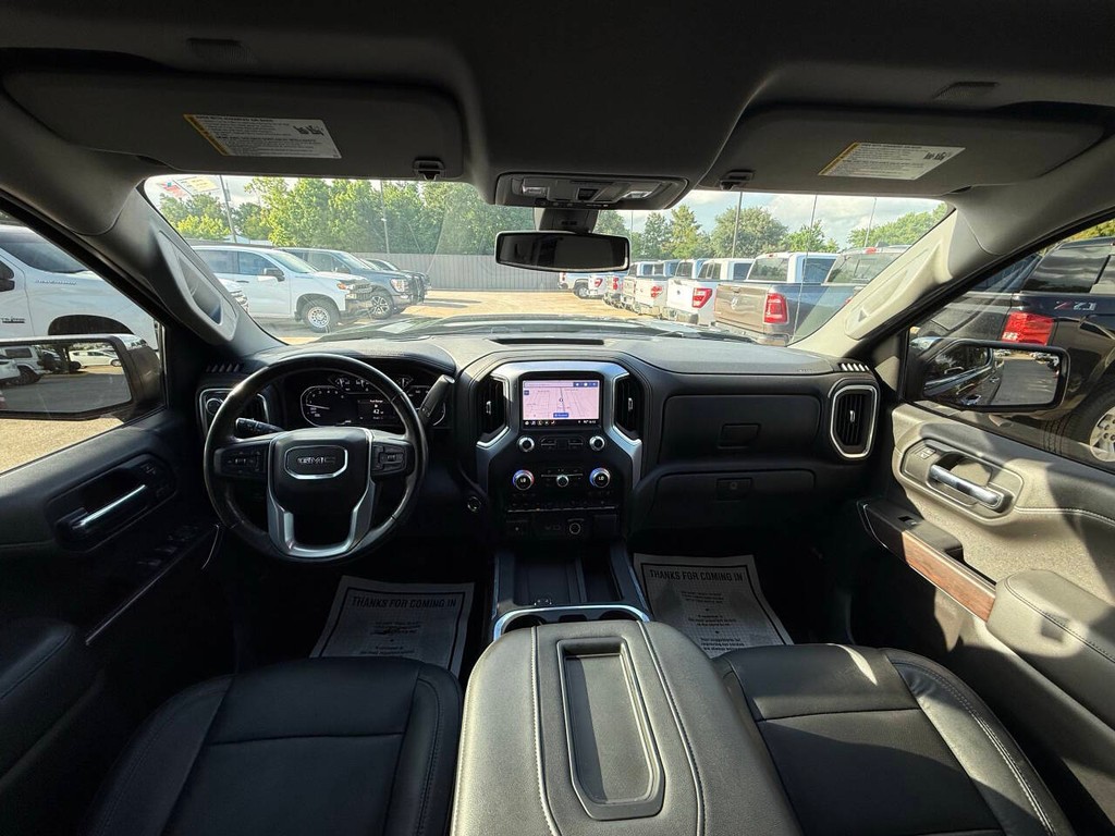 GMC Sierra 1500 Vehicle Full-screen Gallery Image 18