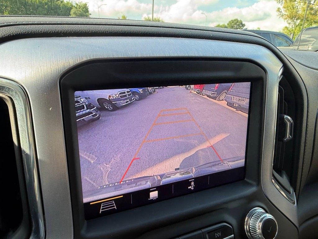 GMC Sierra 1500 Vehicle Full-screen Gallery Image 26