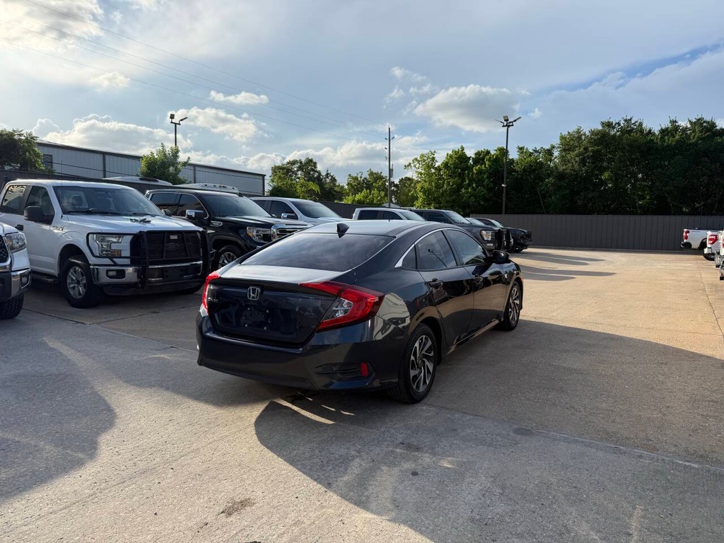 Honda Civic Sedan Vehicle Full-screen Gallery Image 03