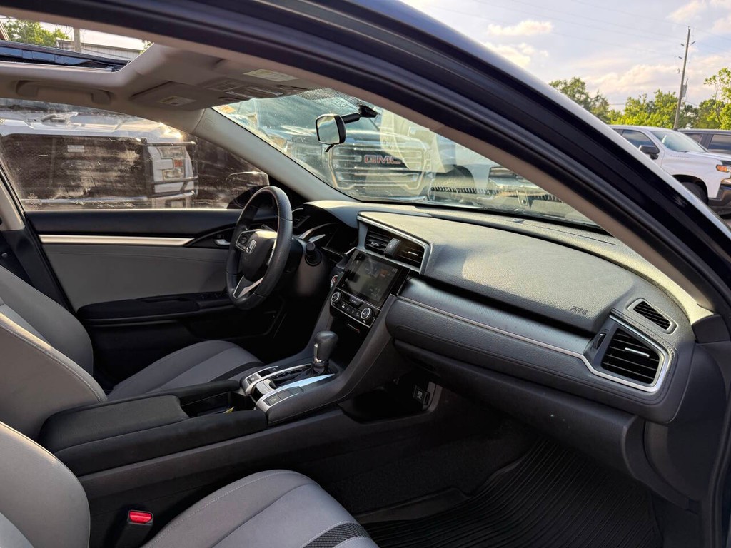 Honda Civic Sedan Vehicle Full-screen Gallery Image 07