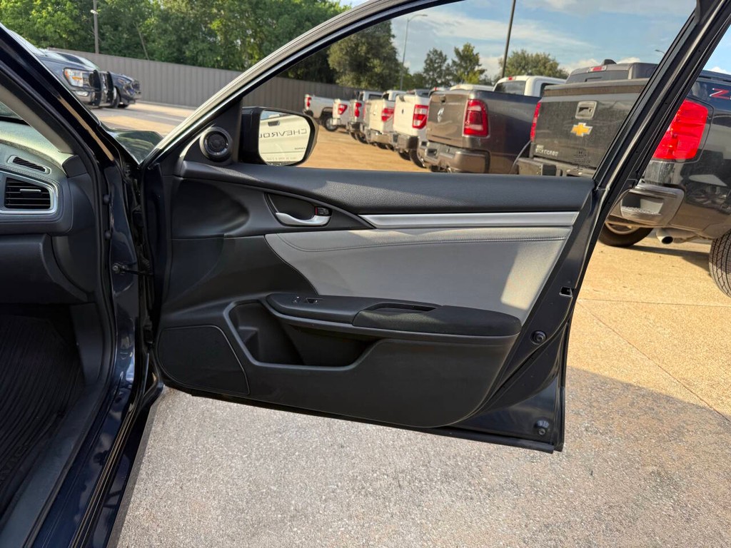 Honda Civic Sedan Vehicle Full-screen Gallery Image 09