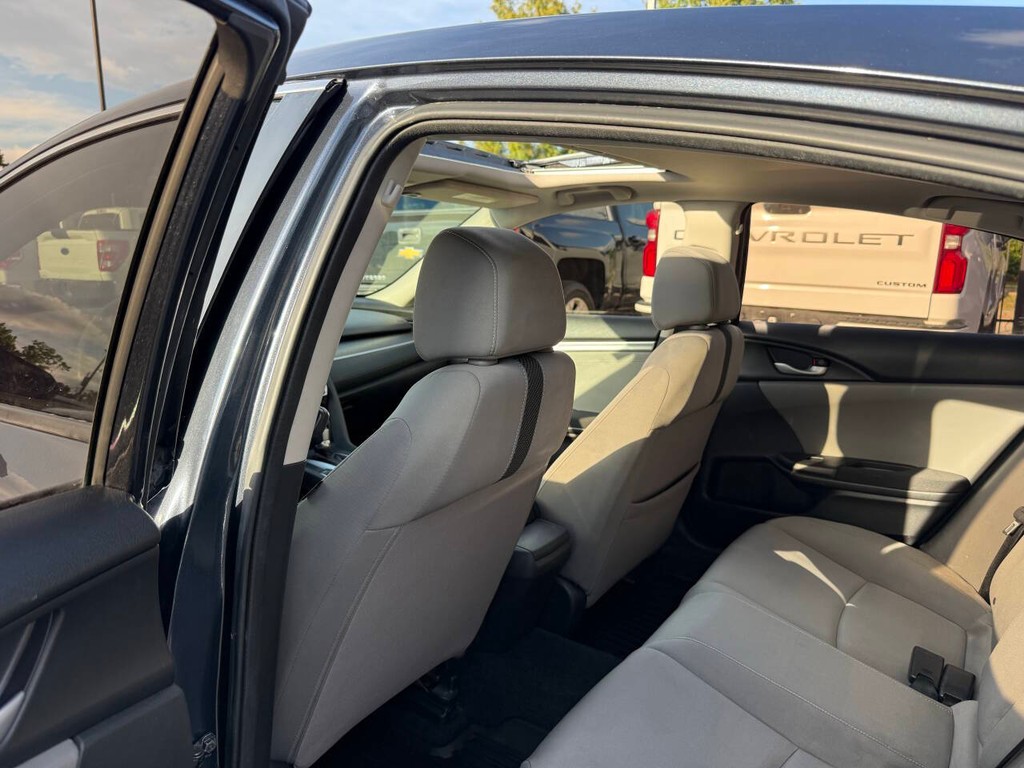 Honda Civic Sedan Vehicle Full-screen Gallery Image 10