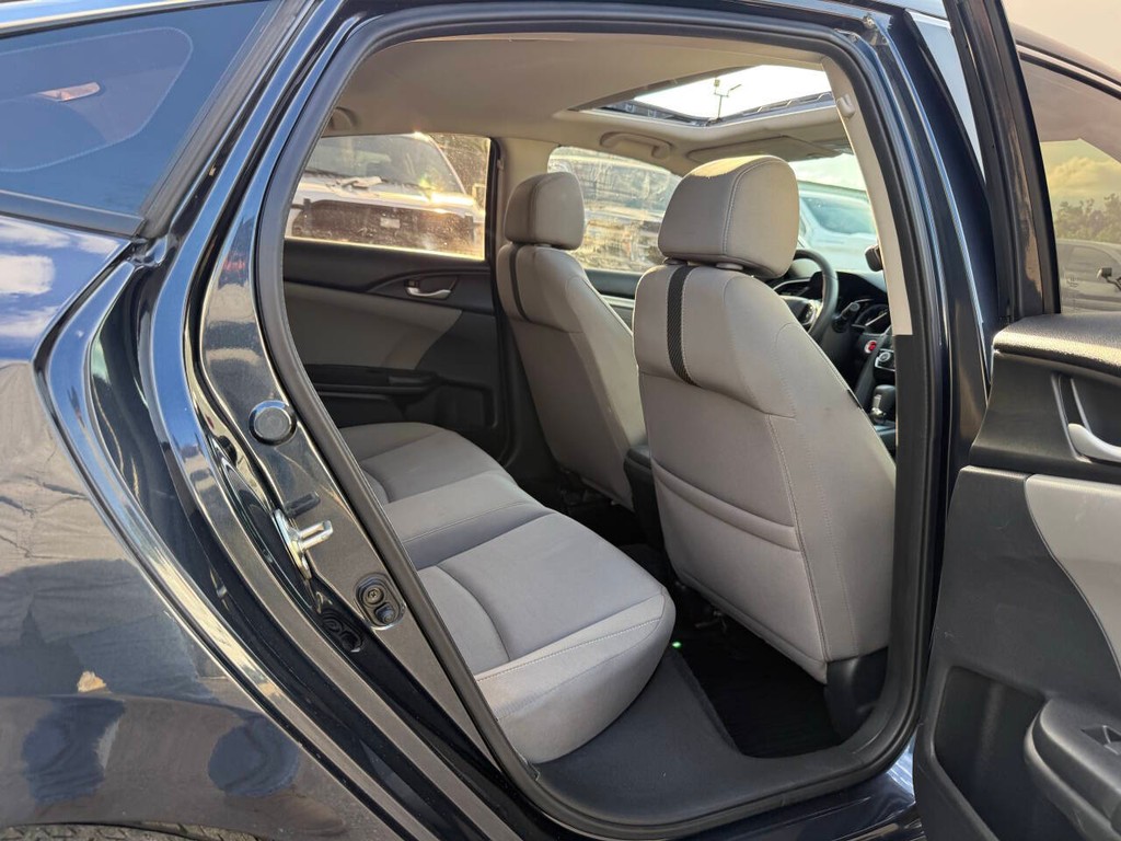 Honda Civic Sedan Vehicle Full-screen Gallery Image 13