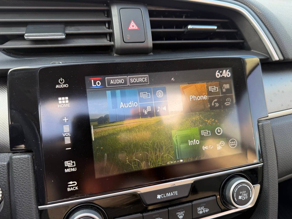 Honda Civic Sedan Vehicle Full-screen Gallery Image 23