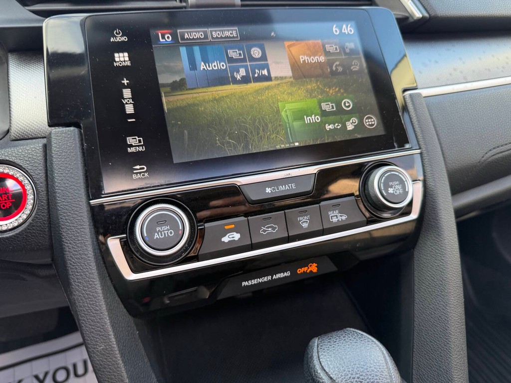 Honda Civic Sedan Vehicle Full-screen Gallery Image 24
