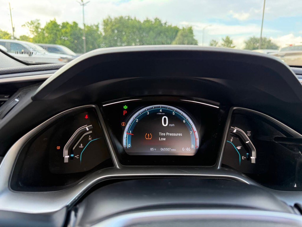 Honda Civic Sedan Vehicle Full-screen Gallery Image 29
