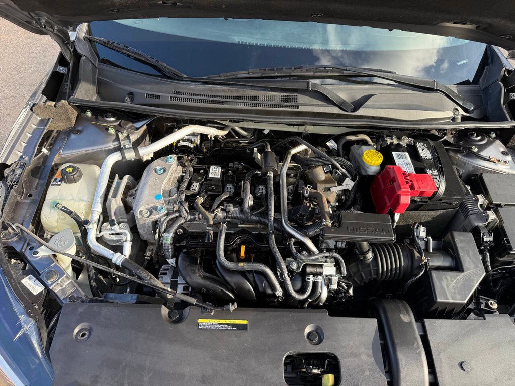 Nissan Sentra Vehicle Full-screen Gallery Image 34