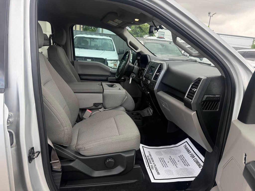 Ford F-150 Vehicle Full-screen Gallery Image 10