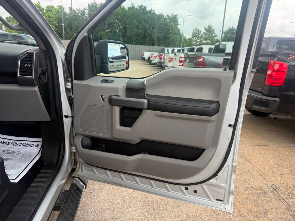 Ford F-150 Vehicle Full-screen Gallery Image 11