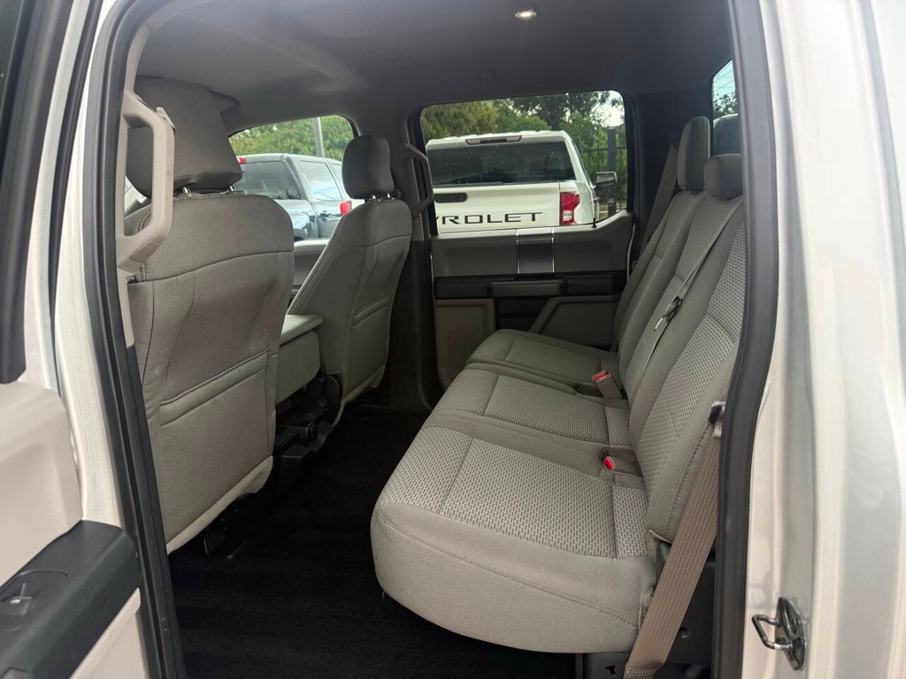 Ford F-150 Vehicle Full-screen Gallery Image 13