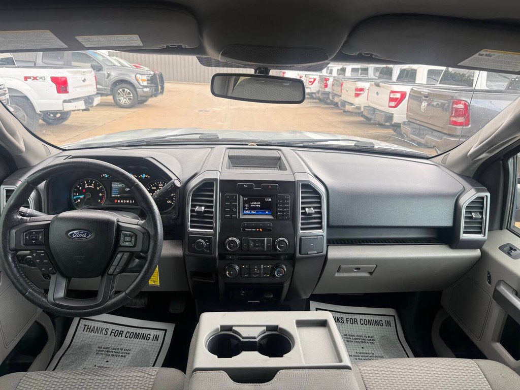 Ford F-150 Vehicle Full-screen Gallery Image 17