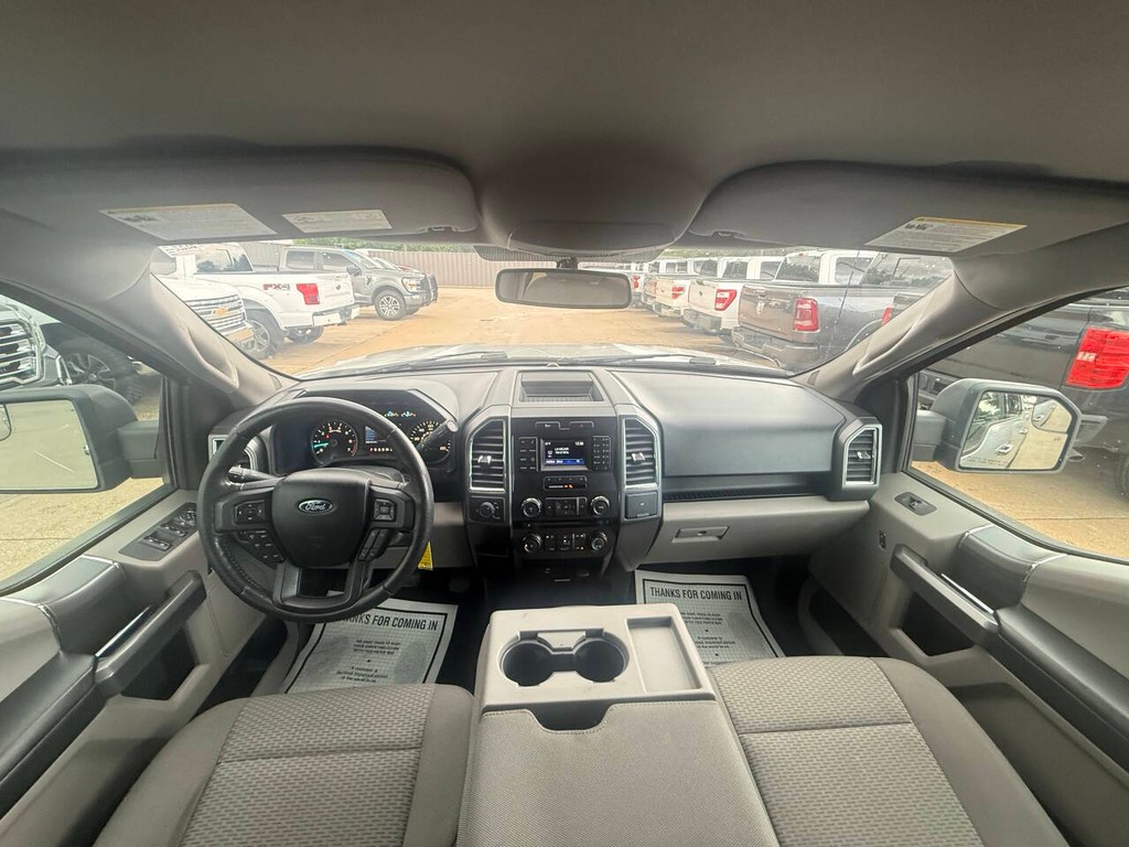 Ford F-150 Vehicle Full-screen Gallery Image 18
