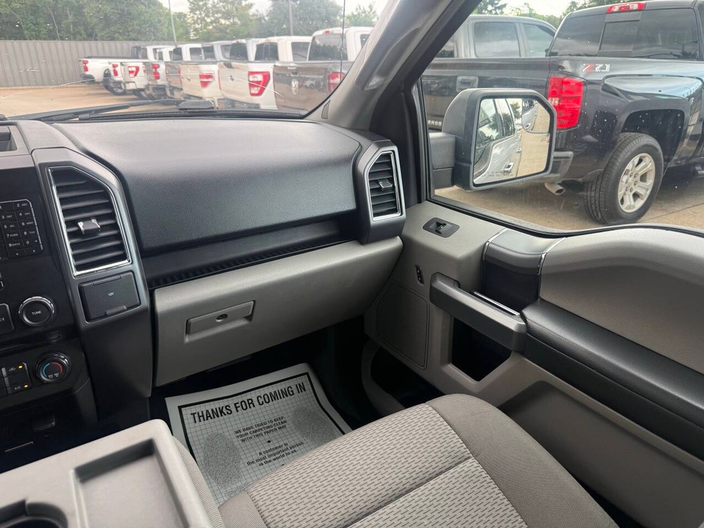 Ford F-150 Vehicle Full-screen Gallery Image 20